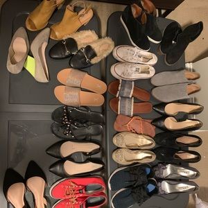 Lot of 19 pairs of women’s shoes. Make offer.
